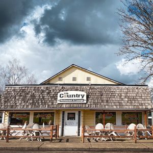 The Country Restaurant & Lounge